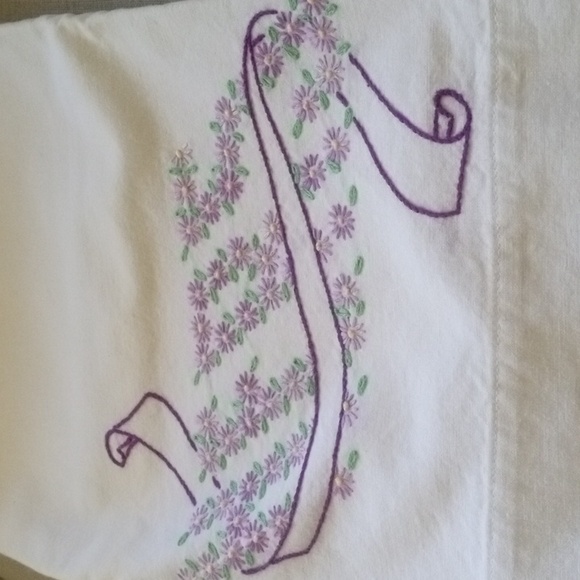 Set of 2 Vintage Penney's Penco White Cotton Pillow Case with Embroidery - Picture 11 of 11